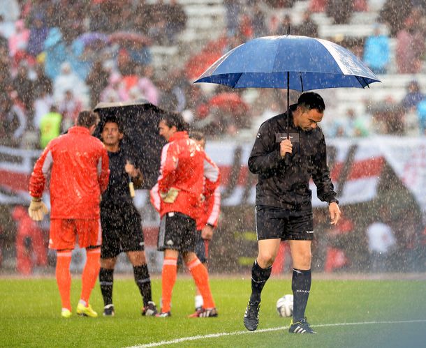 Santilli cuestionó que se haya jugado el superclásico