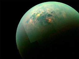 la nasa detecta una gigantesca nube de hielo en la luna de saturno la nasa detecta una gigantesca nube de hielo en la luna de saturno