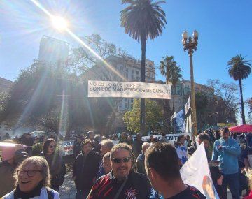 Multitudinaria convocatoria en Plaza de Mayo en respaldo a Cristina Kirchner
