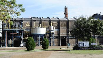 La planta de ALUR en Bella Unión genera 3.000 empleos y dinamiza cadenas productivas vinculadas a oleaginosos, cereales y azúcar. La planta de ALUR en Bella Unión genera 3.000 empleos y dinamiza cadenas productivas vinculadas a oleaginosos, cereales y azúcar.