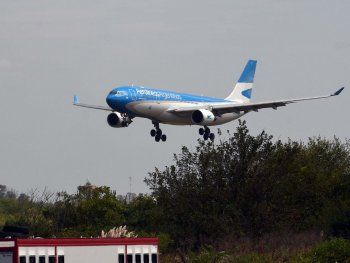 Aerolíneas trasladó vuelos a Ezeiza por una ola de contagios de coronavirus en Aeroparque