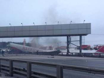 Moscú: cuatro muertos al despistar e incendiarse un avión