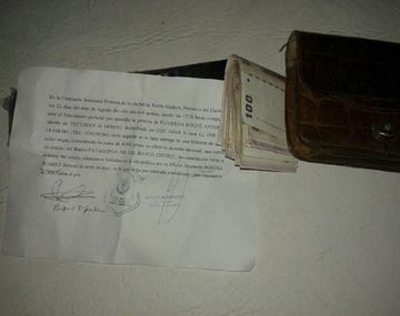 Perdió $4 mil: mujer policía los devolvió