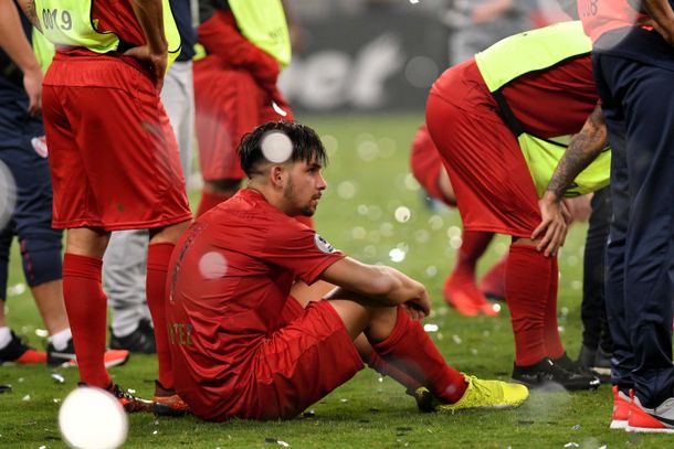 Benítez erró un penal decisivo en la definición