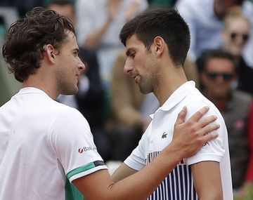 El austríaco saluda al serbio, que dejará de ser 2º del mundo