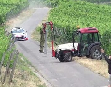Evitó un choque con un tractor en pleno Rally