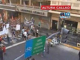 caos de transito en corrientes y callao por un corte parcial caos de transito en corrientes y callao por un corte parcial