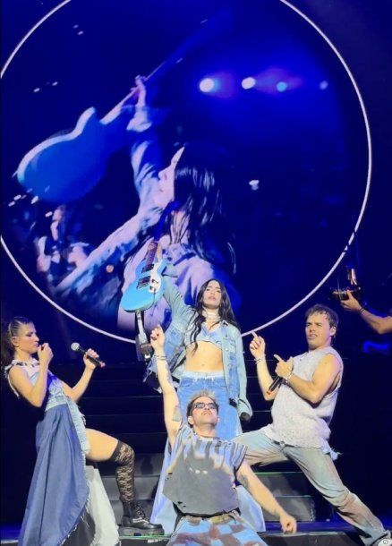 Locura en el Movistar Arena por la participación de Lali Espósito en el show de Erreway