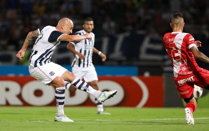 El jugador de 37 años anotó el segundo de la T ante el Bicho (foto: Talleres)
