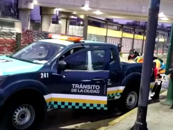 Des-control de alcoholemia en Palermo: el operativo terminó a las piñas y con tres demorados