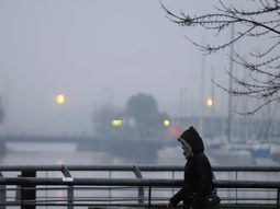 Lanzan alerta por bancos de niebla en la Ciudad