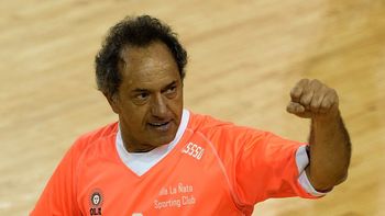 scioli sorprendio con una yerba con su apodo y se comparo con lionel messi: si el puede... scioli sorprendio con una yerba con su apodo y se comparo con lionel messi: si el puede...