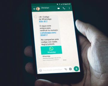 Detectan más estafas por WhatsApp con la excusa de la vacunación