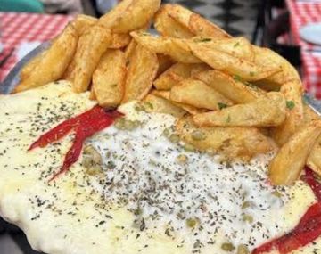  Los dos bodegones de Buenos Aires que preparan un matambre a la pizza que no te podés perder