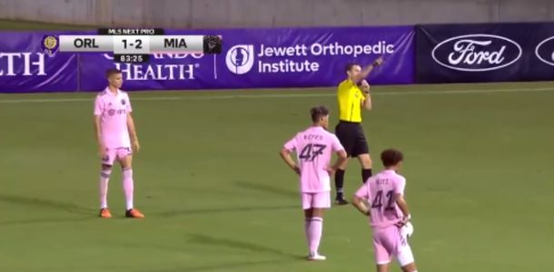 El heredero: Romeo Beckham marcó un golazo de tiro libre