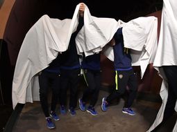 La aparición de los fantasmas en el lobby del hotel La aparición de los fantasmas en el lobby del hotel