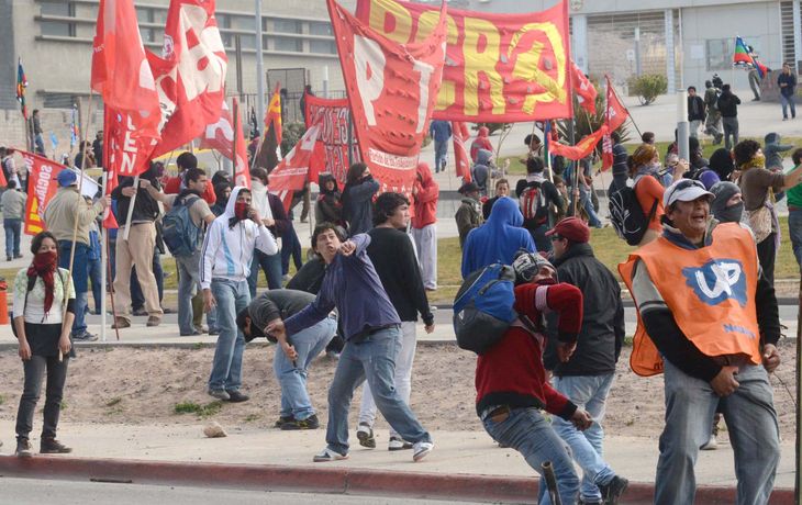 Incidentes en la Legislatura por el acuerdo YPF-Chevron