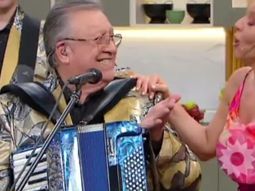 El picante momento en vivo de Jimena Monteverde con Los Palmeras: ¿Me dan la cola? El picante momento en vivo de Jimena Monteverde con Los Palmeras: ¿Me dan la cola?