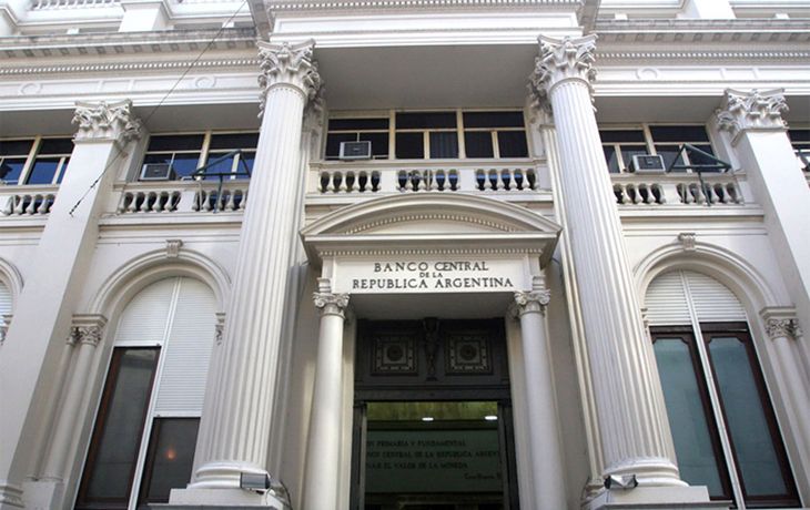 Detienen a una empleada del Banco Central que robaba dinero en desuso