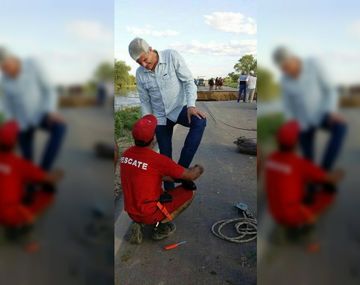 Un diputado ayudó a los evacuados y le terminaron lustrando los zapatos