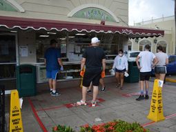 Marcha atrás en Miami: cierran bares restaurantes, clubes y gimnasios