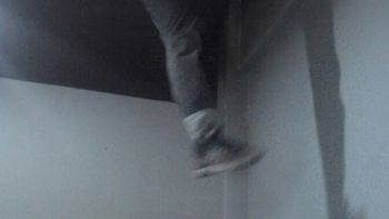 un menor entro a robar a un almacen y quedo atrapado en una claraboya un menor entro a robar a un almacen y quedo atrapado en una claraboya