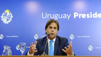 Lacalle Pou descartó una política de cero kilo en la frontera con Argentina. Lacalle Pou descartó una política de cero kilo en la frontera con Argentina.