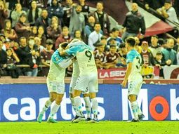 Racing le ganó 1-0 a Lanús y es puntero del campeonato