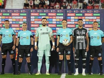 Central Córdoba se impone 1-0 ante Huracán en el Ducó