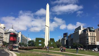 La ciudad de Buenos Aires es uno de los destinos mas elegidos por los uruguayos. La ciudad de Buenos Aires es uno de los destinos mas elegidos por los uruguayos.