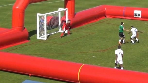 Un futbolista ciego imitó a Messi y marcó un golazo