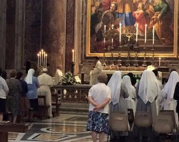 El Papa rompió el protocolo en una misa