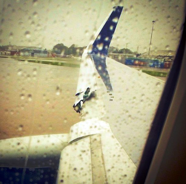 Habría sido un rayo la causa de la rotura de una de las alas del avión de Delta