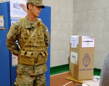 Macri habilitó a votar a policías y miembros de las FF.AA. que custodien las PASO