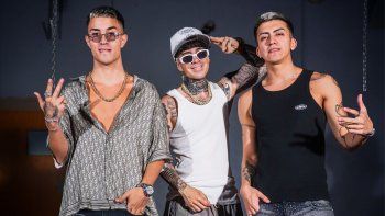 owin presenta es la que va remix, junto a los productores del momento del rkt owin presenta es la que va remix, junto a los productores del momento del rkt