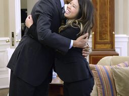 obama se abrazo con la enfermera que tuvo ebola obama se abrazo con la enfermera que tuvo ebola