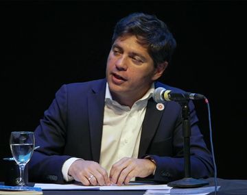 Axel Kicillof en el Coliseo Podestá de La Plata.