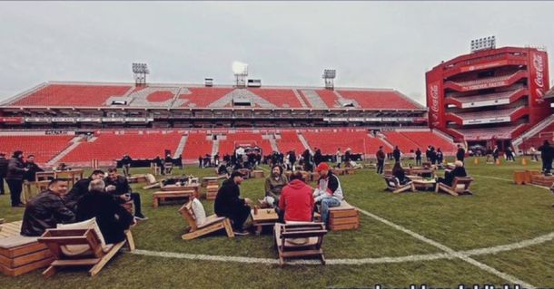 Independiente presentó una nueva alianza y los hinchas explotaron: Hacen asados en la cancha