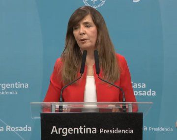 Gabriela Cerruti ubicó a una periodista que le preguntó sobre rumores de renuncia del Presidente