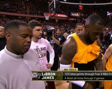 LeBron James mostró de más frente a las cámaras durante la final de la NBA