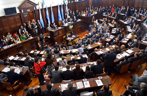 Escándalo y disputas en Mendoza por el aumento para los políticos