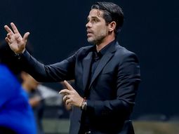 Gago vive una pesadilla en México: la agresión que sufrió por sus malos resultados