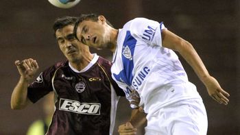 lanus derroto a velez y se mantiene lider e invicto lanus derroto a velez y se mantiene lider e invicto