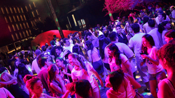 fiesta tragica en villa allende: quiso echar a los chicos de su casa y murio infartado fiesta tragica en villa allende: quiso echar a los chicos de su casa y murio infartado