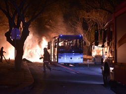 confirman que hubo 28 muertos y 61 heridos en un atentado en la capital de turquia confirman que hubo 28 muertos y 61 heridos en un atentado en la capital de turquia