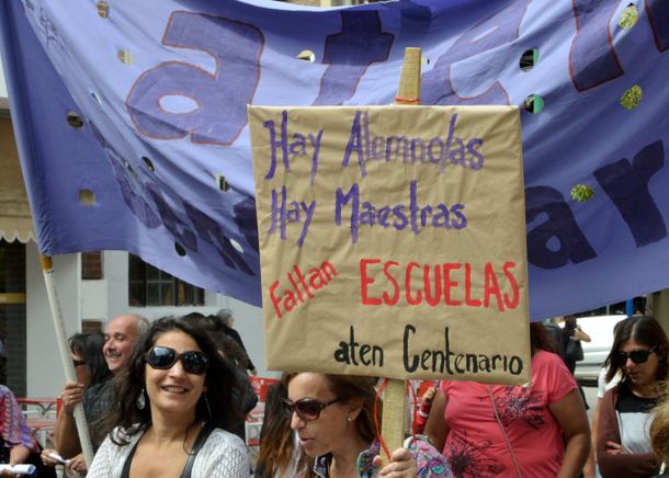 Docentes bonaerenses se movilizan a la casa de la Provincia