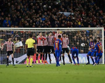Con un golazo de Lionel Messi, el Barcelona pasó a cuartos