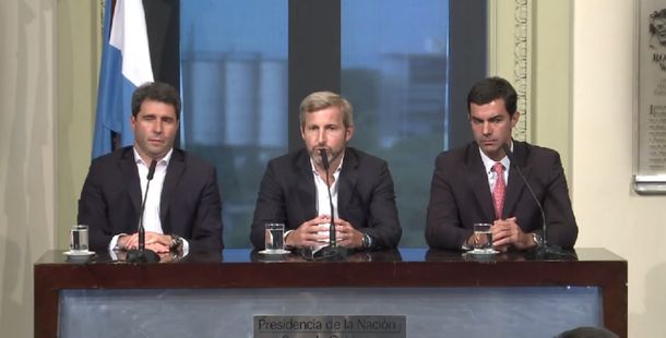 El Gobierno promete regularizar deudas para obra pública y cambiar el decreto por el traspaso de la policía a la Ciudad