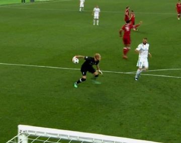 El gol más insólito de la historia abrió la final de la Champions League