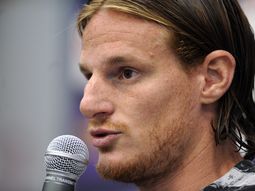 cetto responde: quizas caruso tiene ganas de estar aca cetto responde: quizas caruso tiene ganas de estar aca